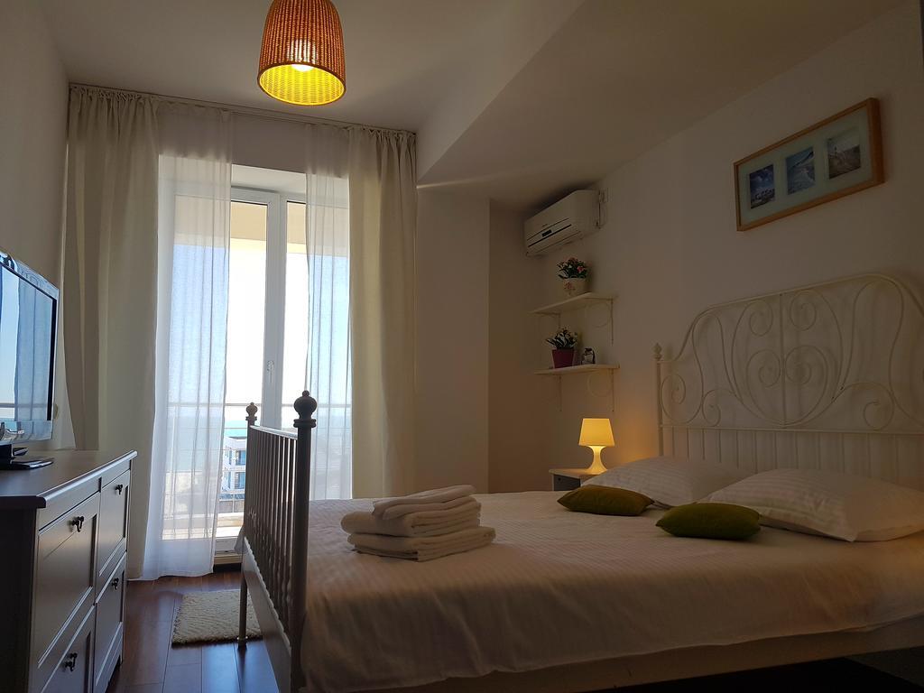 Apartment Summerland Mamaia Exterior foto